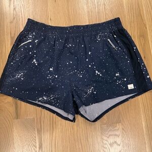 Vuori Dash Navy Splatter Print Shorts Large
